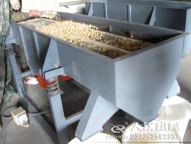 中藥材直線(xiàn)振動(dòng)篩 中藥材直線(xiàn)振動(dòng)篩